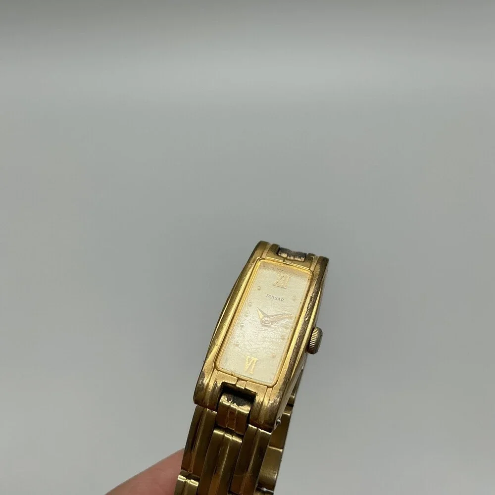 Vintage Pulsar Womens Watch 12mm Gold Tone V220-6690 New Battery 8.5